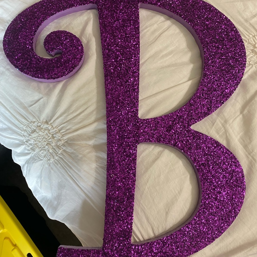 Glitter “B” sign